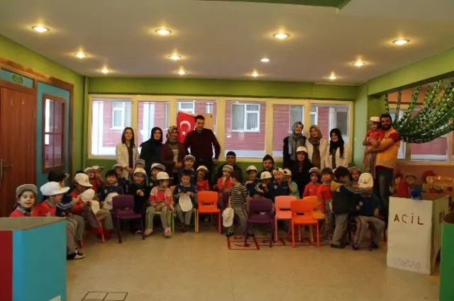 Üniversite Öğrencilerinden Sosyal Sorumluluk Proji Üniversite Öğrencilerinden Sosyal Sorumluluk Proji
