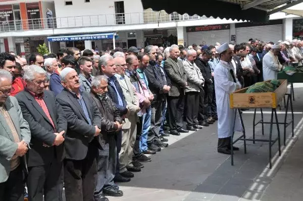 Kazım Koyuncu'nun Babası Cavit Koyuncu'nun Cenazesi Toprağa Verildi