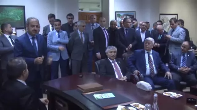 Bakan Espiriyle Başımıza İş Aldık Dedi , Dinleyenler Gerçek Sandı Ortam Buz Kesti