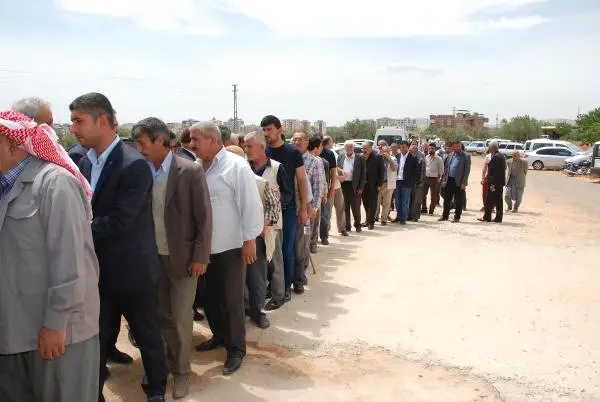 Nizip'te 2 Aile Arasındaki Kan Davası Barışla Sonuçlandı Nizip'te 2 Aile Arasındaki Kan Davası Barışla Sonuçlandı
