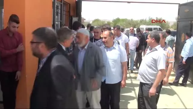 Nizip'te İki Aile Arasındaki Kan Davası Barışla Sonuçlandı Nizip'te İki Aile Arasındaki Kan Davası Barışla Sonuçlandı
