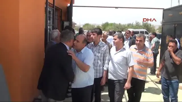 Nizip'te İki Aile Arasındaki Kan Davası Barışla Sonuçlandı Nizip'te İki Aile Arasındaki Kan Davası Barışla Sonuçlandı