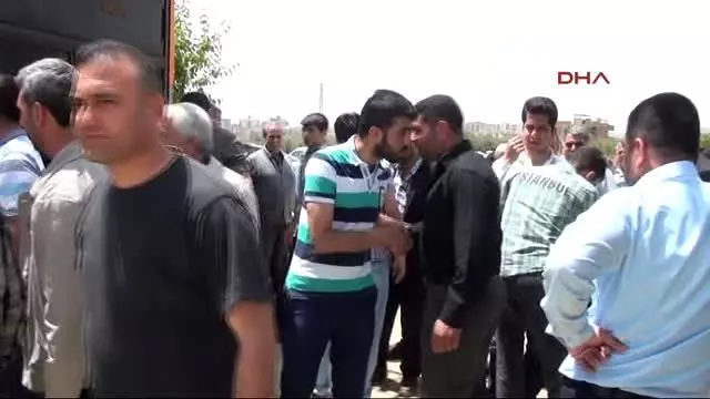 Nizip'te İki Aile Arasındaki Kan Davası Barışla Sonuçlandı Nizip'te İki Aile Arasındaki Kan Davası Barışla Sonuçlandı