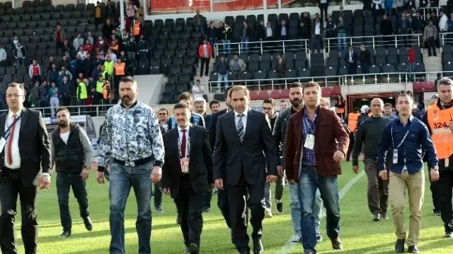 Sivasspor-Akhisar Belediyespor Maçı Sonrası Tribünler Karıştı