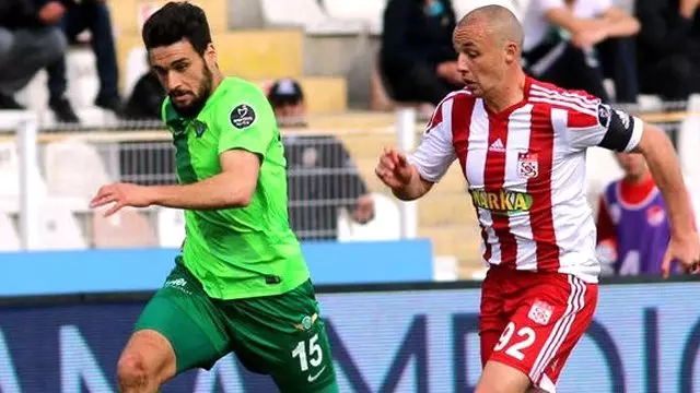 Sivasspor, Akhisar Belediyespor ile 1-1 Berabere Kaldı Sivasspor, Akhisar Belediyespor ile 1-1 Berabere Kaldı