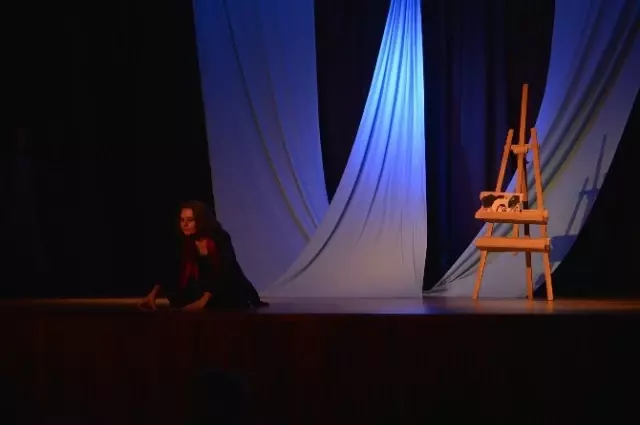 Nazım Ormanında Gündüz Gece' Oyunu Sahnelendi Nazım Ormanında Gündüz Gece' Oyunu Sahnelendi