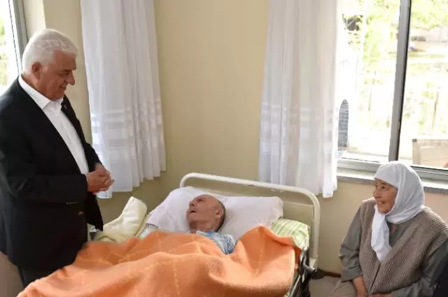 Doktor Başkan Hipokrat Yeminini Unutmuyor