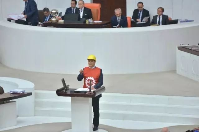 Hdp'li Toğrul'dan İş Kanunu Protestosu Hdp'li Toğrul'dan İş Kanunu Protestosu