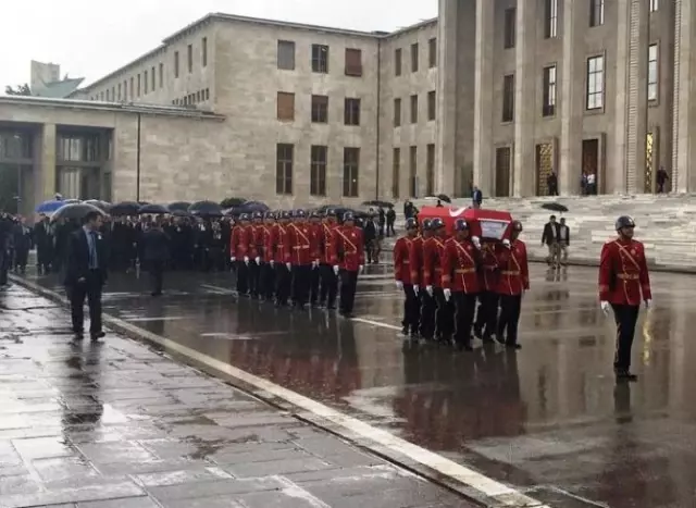 Eski Milletvekili Namık Durhan İçin TBMM'de Tören Eski Milletvekili Namık Durhan İçin TBMM'de Tören