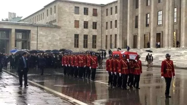 Eski Milletvekili Namık Durhan İçin TBMM'de Tören Eski Milletvekili Namık Durhan İçin TBMM'de Tören