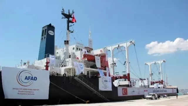 İyilik Gemisi' Somali Yolunda İyilik Gemisi' Somali Yolunda