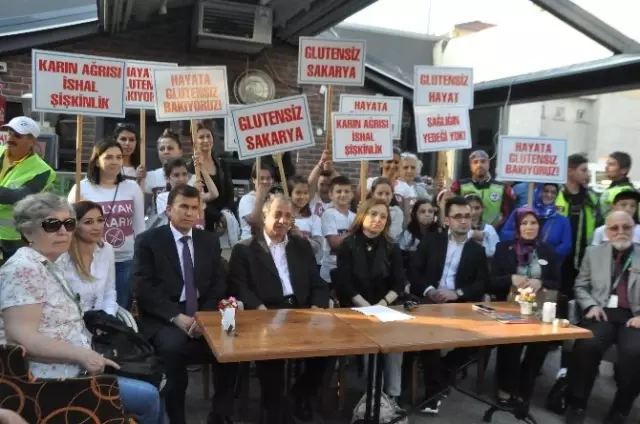 Çölyak Hastalığına Dikkat Çekmek İçin Yürüyüş Yaptılar Çölyak Hastalığına Dikkat Çekmek İçin Yürüyüş Yaptılar