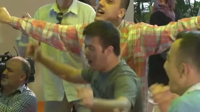 Ünlü İsimler Engelli Şair Senem Ünal?ın Şiirlerini Seslendirdi Ünlü İsimler Engelli Şair Senem Ünal?ın Şiirlerini Seslendirdi