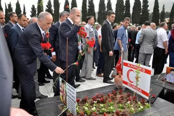 Bakan Soylu, Soma Faciasının Yıldönümünde Maden Şehitliğini Ziyaret Etti