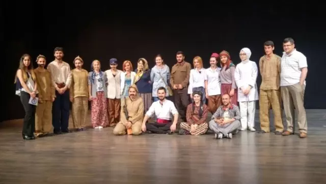 Adülü Öğrencilerin Sergilediği Oyun Büyük Beğeni Topladı