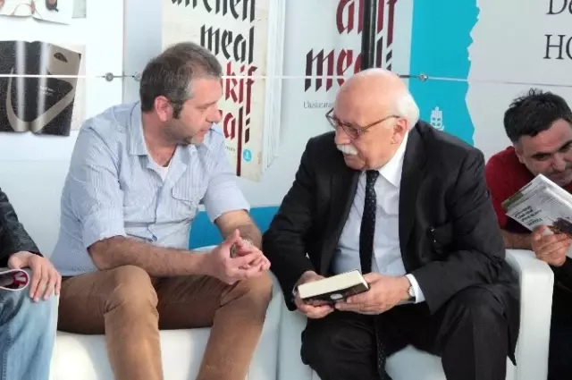 Bakan Avcı, Uluslararası Dergi Fuarı'na Katıldı Bakan Avcı, Uluslararası Dergi Fuarı'na Katıldı