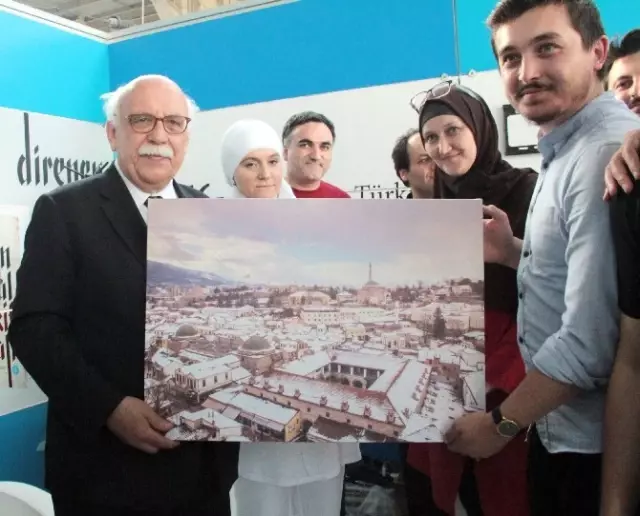 Bakan Avcı, Uluslararası Dergi Fuarı'na Katıldı Bakan Avcı, Uluslararası Dergi Fuarı'na Katıldı