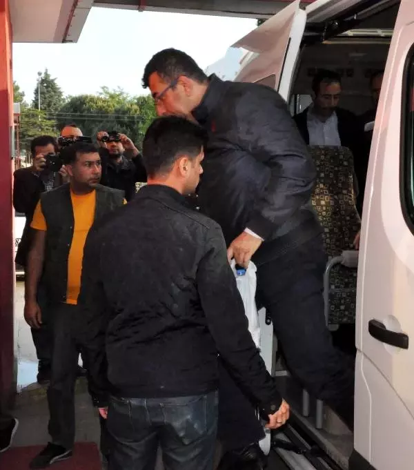 Isparta'da Fetö/pdy Şüphelileri Adliyeye Sevk Edildi Isparta'da Fetö/pdy Şüphelileri Adliyeye Sevk Edildi
