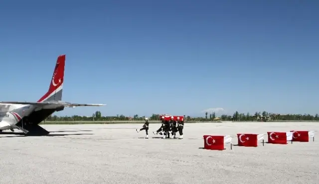 Aktütün Şehitlerine Uğurlama Aktütün Şehitlerine Uğurlama