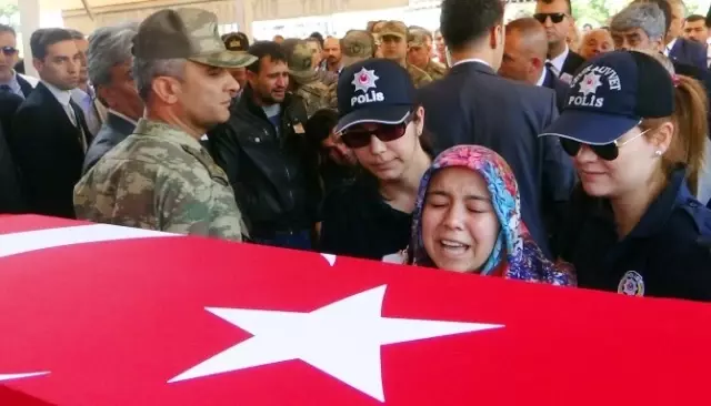 Hataylı Şehit Son Yolculuğuna Uğurlandı Hataylı Şehit Son Yolculuğuna Uğurlandı