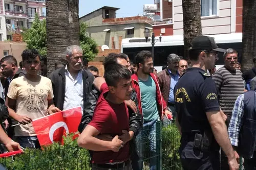 Şehit Sözleşmeli Er Güler, Gözyaşlarıyla Son Yolculuğuna Uğurlandı Şehit Sözleşmeli Er Güler, Gözyaşlarıyla Son Yolculuğuna Uğurlandı