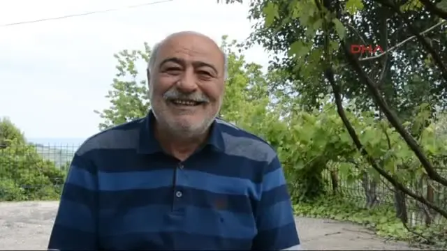 Sinop Eski Başkan, Cezası Nedeniyle Camide Çevre Düzenlemesi Yapıyor Sinop Eski Başkan, Cezası Nedeniyle Camide Çevre Düzenlemesi Yapıyor