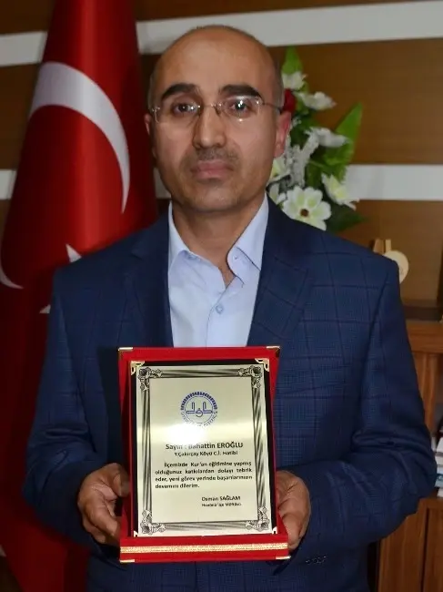 Kuran Aşığı İmam Tüm İlçeye Kuran Öğretmek İçin Çalışıyor Kuran Aşığı İmam Tüm İlçeye Kuran Öğretmek İçin Çalışıyor