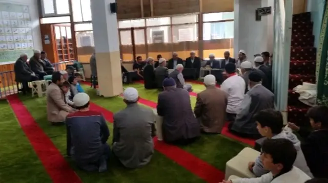 Kuran Aşığı İmam Tüm İlçeye Kuran Öğretmek İçin Çalışıyor Kuran Aşığı İmam Tüm İlçeye Kuran Öğretmek İçin Çalışıyor