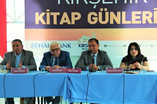 Kitap Günleri' 2. Gün Etkinliğinin Misafiri Anar Rızaev Oldu Kitap Günleri' 2. Gün Etkinliğinin Misafiri Anar Rızaev Oldu