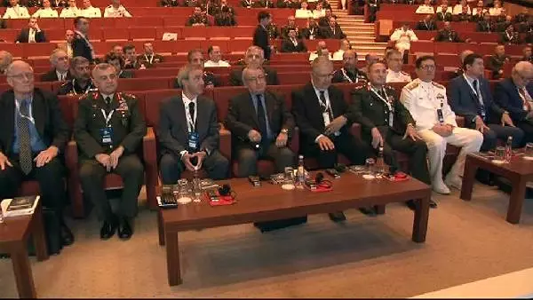 Harp Akademileri Komutanlığı'nda 'Uluslararası İlişkiler ve Güvenlik' Sempozyumu