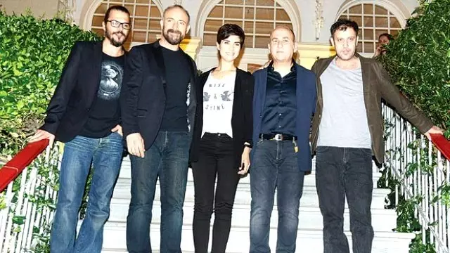 Ferzan Özpetek, Tuba Büyüküstün'ü Kamyon Şoförüne Benzetti Ferzan Özpetek, Tuba Büyüküstün'ü Kamyon Şoförüne Benzetti