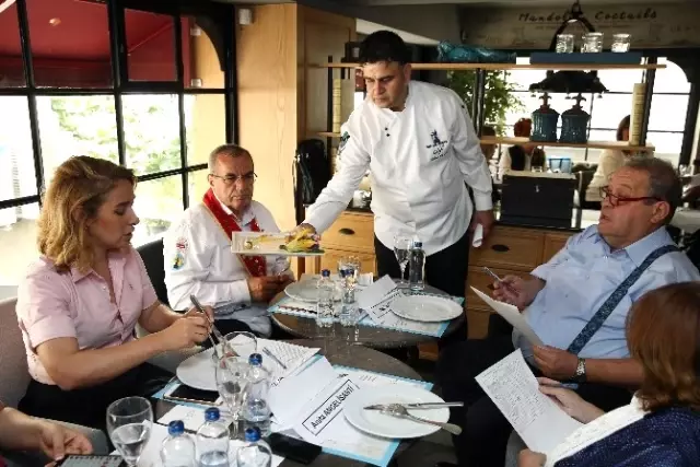 Usta Şefler Lezzetleri Yarıştırdı Usta Şefler Lezzetleri Yarıştırdı