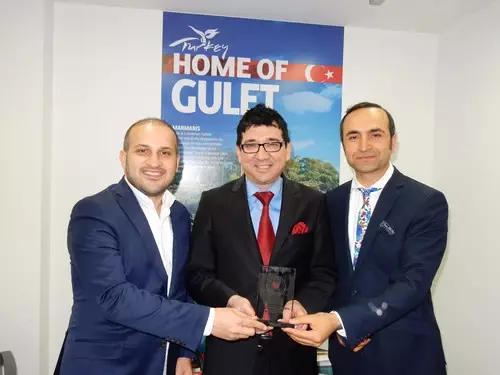 Cumhurbaşkanı Erdoğan, İngiltere'de 'En Başarılı Devlet Adamı' Seçildi Cumhurbaşkanı Erdoğan, İngiltere'de 'En Başarılı Devlet Adamı' Seçildi