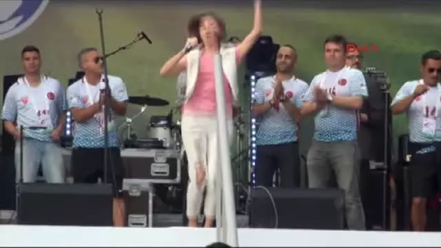 Moskovalılar, Türk Müziği ile Coştu Moskovalılar, Türk Müziği ile Coştu