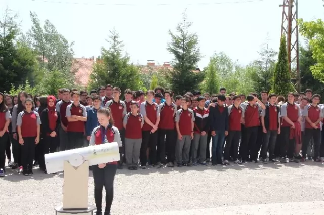Bilecik Refik Arslan Öztürk Fen Lisesi'nde 4006 Bilim Fuarı Açıldı Bilecik Refik Arslan Öztürk Fen Lisesi'nde 4006 Bilim Fuarı Açıldı