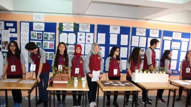 Bilecik Refik Arslan Öztürk Fen Lisesi'nde 4006 Bilim Fuarı Açıldı Bilecik Refik Arslan Öztürk Fen Lisesi'nde 4006 Bilim Fuarı Açıldı