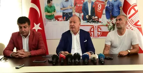 Antalyaspor Başkanı Gencer: Ronaldinho Transferini İptal Ettik Antalyaspor Başkanı Gencer: Ronaldinho Transferini İptal Ettik