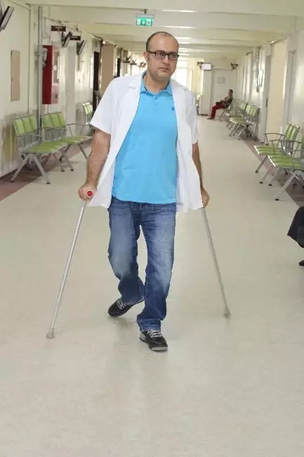 Koltuk Degnegiyle Sifa Dagitiyor Goren Gecmis Olsun Doktor Bey Diyor Haberler