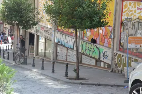 Beyoğlu'nda Şüpheli Çanta Paniği