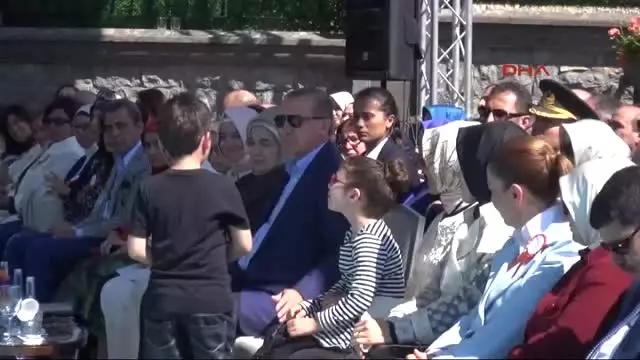 Erdoğan 'Çalışıyorum' Diye Annelikten İmtina Eden Kadın, Kadınlığını İnkar Ediyor Demektir Erdoğan 'Çalışıyorum' Diye Annelikten İmtina Eden Kadın, Kadınlığını İnkar Ediyor Demektir