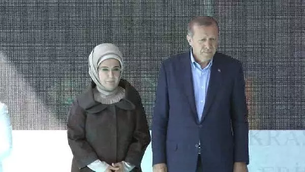 Erdoğan: 'Çalışıyorum' Diye Annelikten İmtina Eden Kadın, Kadınlığını İnkar Ediyor Demektir Erdoğan: 'Çalışıyorum' Diye Annelikten İmtina Eden Kadın, Kadınlığını İnkar Ediyor Demektir