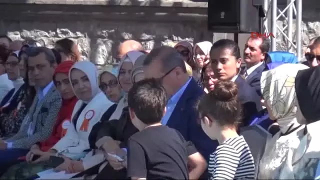 Erdoğan 'Çalışıyorum' Diye Annelikten İmtina Eden Kadın, Kadınlığını İnkar Ediyor Demektir Erdoğan 'Çalışıyorum' Diye Annelikten İmtina Eden Kadın, Kadınlığını İnkar Ediyor Demektir