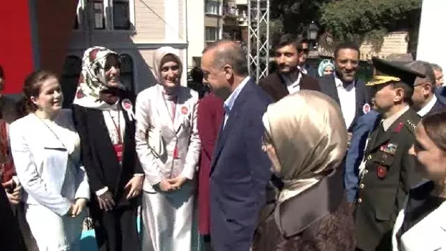 Erdoğan: 'Çalışıyorum' Diye Annelikten İmtina Eden Kadın, Kadınlığını İnkar Ediyor Demektir Erdoğan: 'Çalışıyorum' Diye Annelikten İmtina Eden Kadın, Kadınlığını İnkar Ediyor Demektir