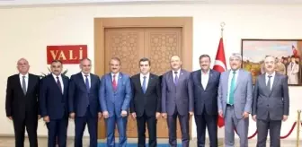 Vali Orhan Düzgün: Develi Belediye Başkanı Mehmet Cabbar Vali Orhan Düzgün'ü Ziyaret Etti Vali Orhan Düzgün: Develi Belediye Başkanı Mehmet Cabbar Vali Orhan Düzgün'ü Ziyaret Etti