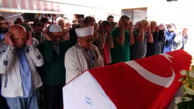 Terör Saldırısı Kurbanı Ahmet Bayraktar Son Yolculuğuna Uğurlandı