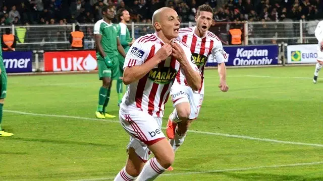 Fenerbahçe, Aatif Chahechouhe için Sivasspor ile Anlaştı