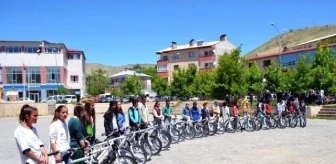 Teog Birincisi 25 Öğrenciye Bisiklet Dağıtıldı