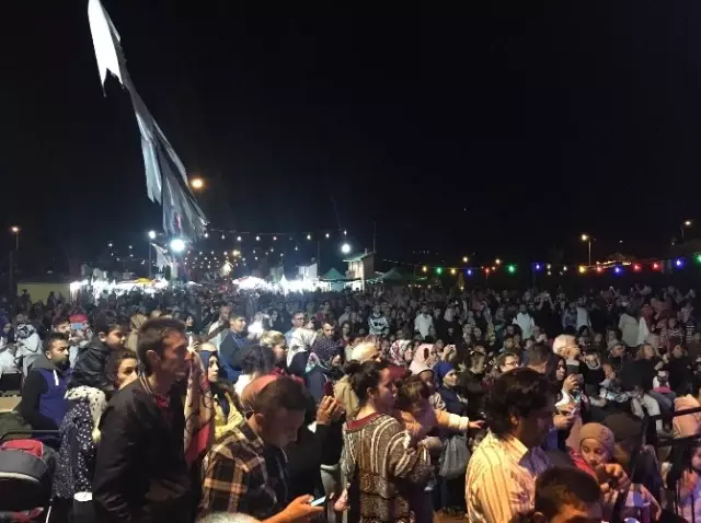 Ramazan Sokağına Düzcelilerden Büyük İlgi Ramazan Sokağına Düzcelilerden Büyük İlgi