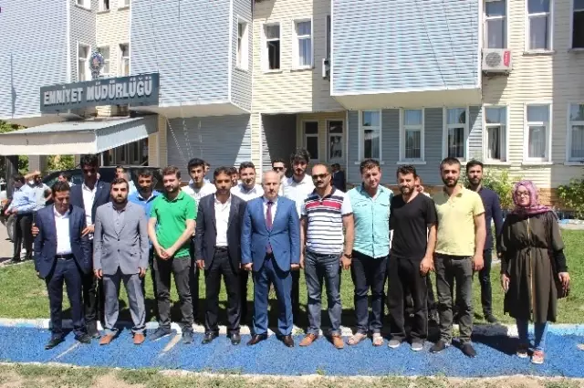 Gençler Huzur İçin Kurban Kesti