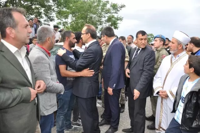 Şehit Köy Korucusu Toprağa Verildi